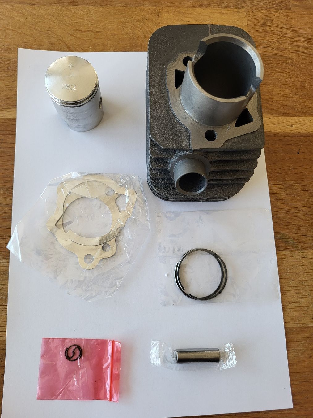 Piaggio Ciclomotori: Zilinder Kit Piaggio Ciao 38.2 – Nuovo (secondo la descrizione) da Bettlach venduto da Dimaf3