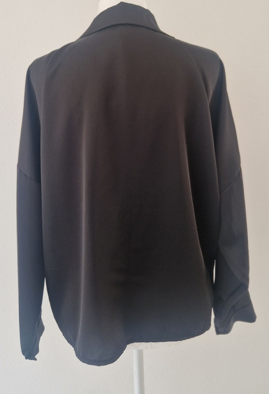 Chemisiers: BLOUSE NOIR  – Neuf avec emballage d'origine à Camorino par JPHANDMADE1 1