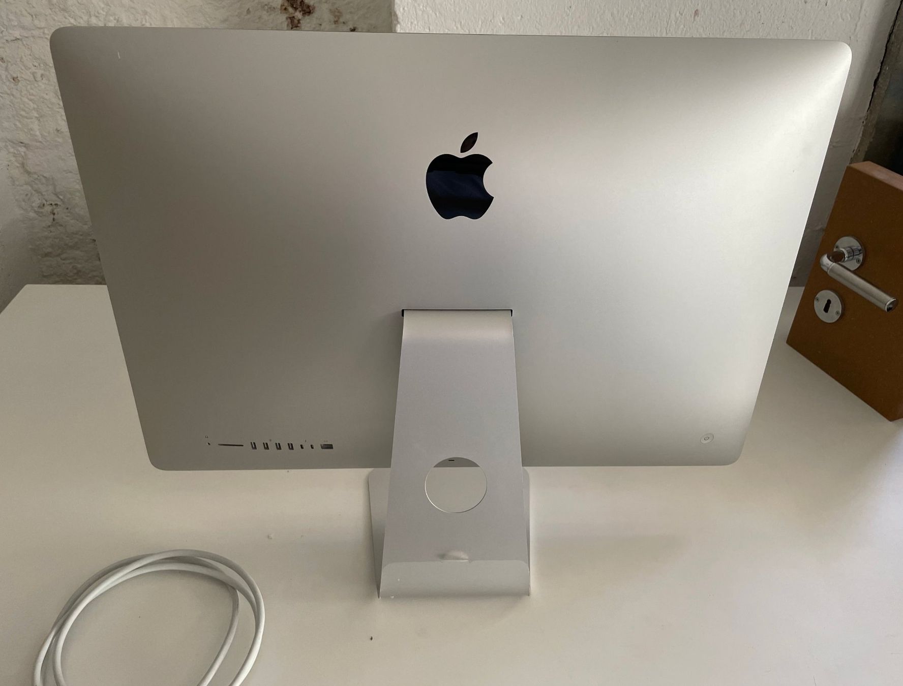 Apple PC: iMac 2020 – Difettoso da Zofingen venduto da box_5bm7 1