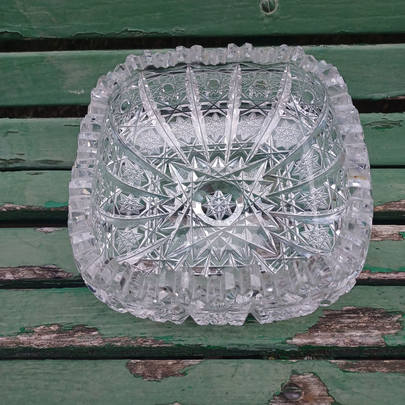 Piatti di portata: Plat en cristal de bohème gravé – Usato da Neuchâtel venduto da Jivar 2
