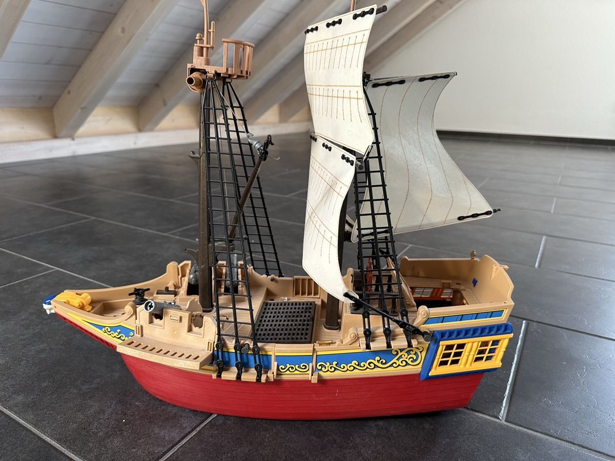 Playmobil Giocattoli: Playmobil Piratenschiff – Usato da Münchenbuchsee venduto da Lenga