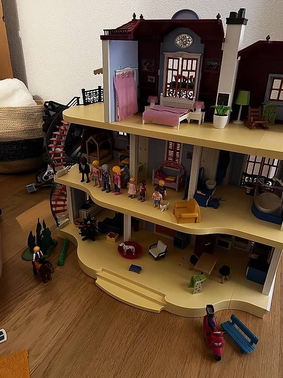 Playmobil Giocattoli: Playmobile Haus inklusive Zubehör – Usato da Schwyz venduto da sdesiree 1