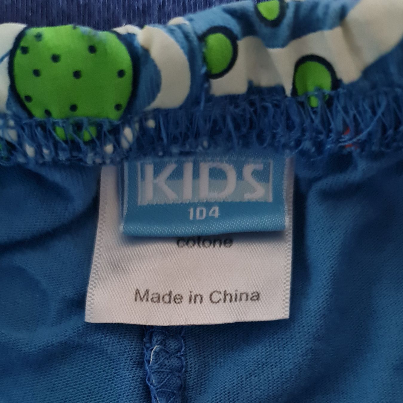 Pantaloni: Kindershorts Gr. 104 mit Planeten  – Nuovo (secondo la descrizione) da Lengnau BE venduto da Spahrtakus 1