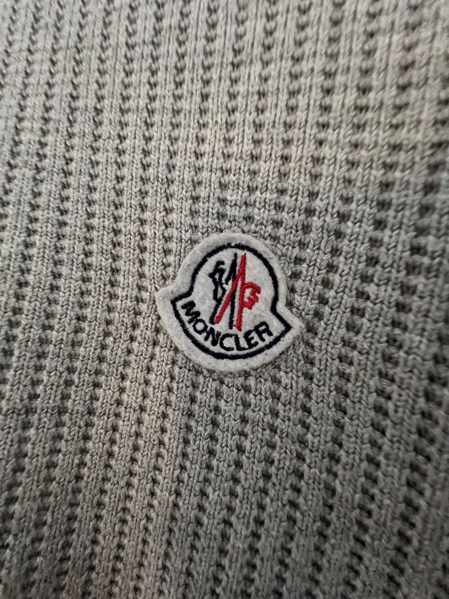 Moncler Maglioni & Felpe: Moncler Pullover grau Grösse M – Usato da Winterthur venduto da ChicMarkt 1
