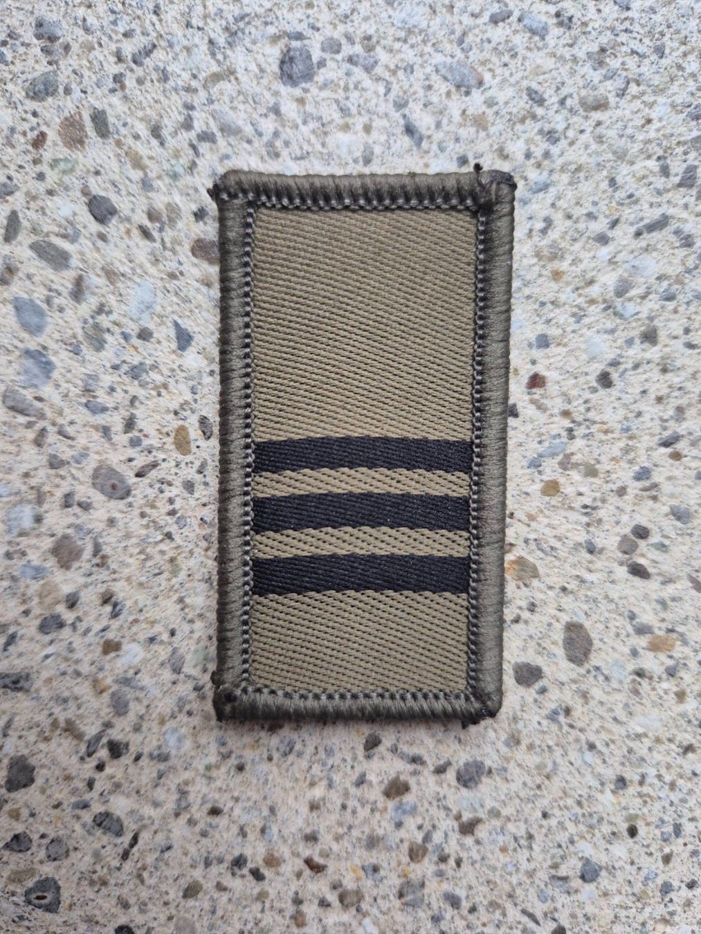 Schweizer Armee Placchette & Badge: *** Gradabzeichen Taz Hauptmann mit klett *** – Nuovo e nell'imballaggio originale da Riedholz venduto da fr_sIruP
