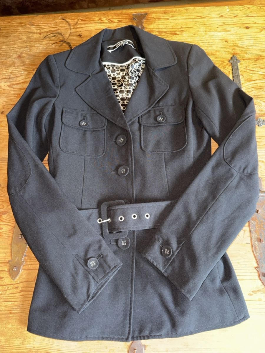 Zebra Giacche: Zebra Blazer Gr. 36 schwarz mit Gürtel – Usato da Mauren venduto da ducducturi 1