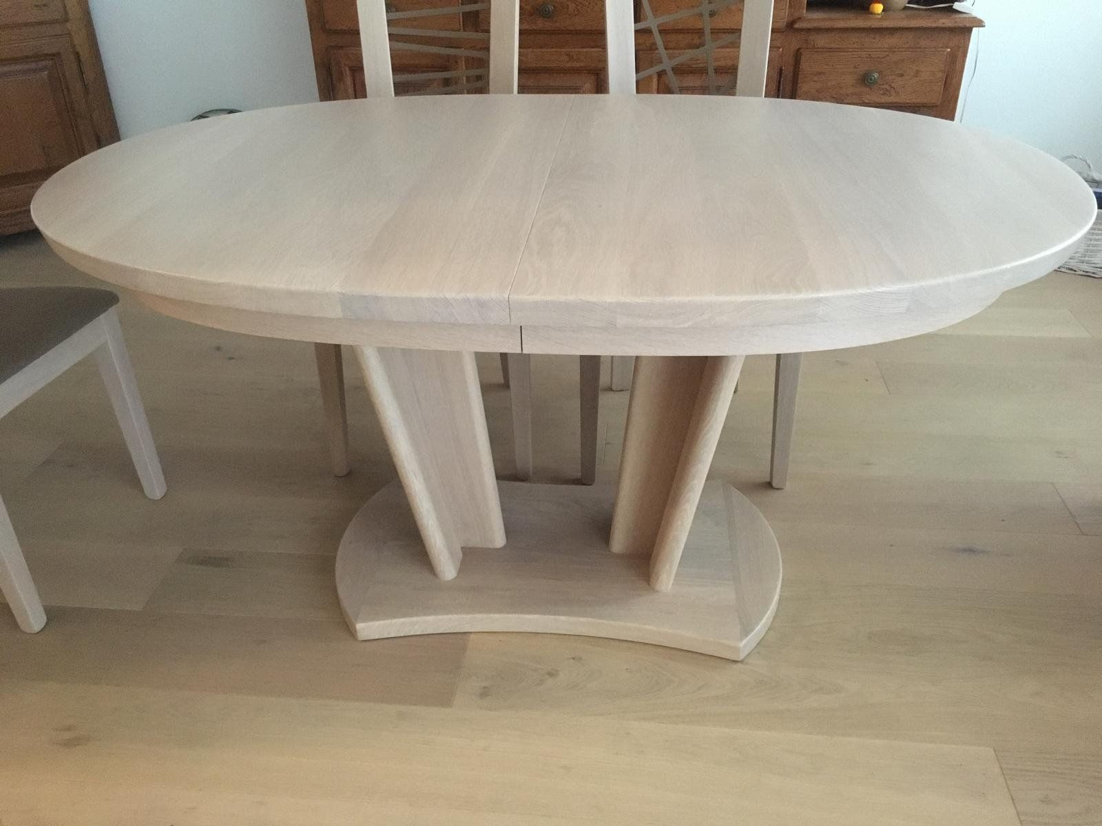 Set di tavolo e panche: Table à manger ovale + 6 chaises, bois clair, parfait état – Usato da Palézieux-Village venduto da titouan_menetrey 2