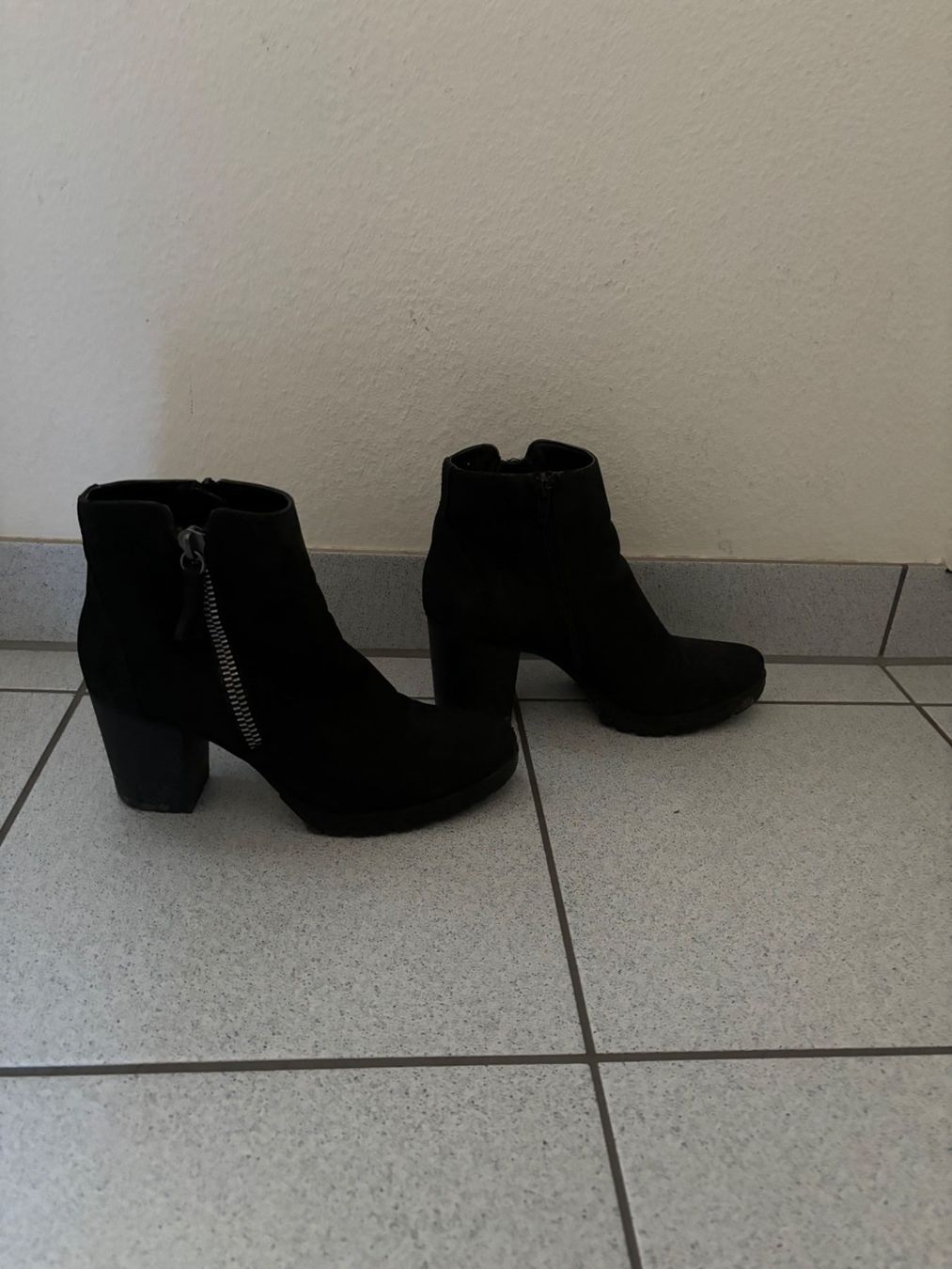Scarpe da donna: Schicke Winterstiefel, Grösse 39 – Usato da Winterthur venduto da Sunshine143