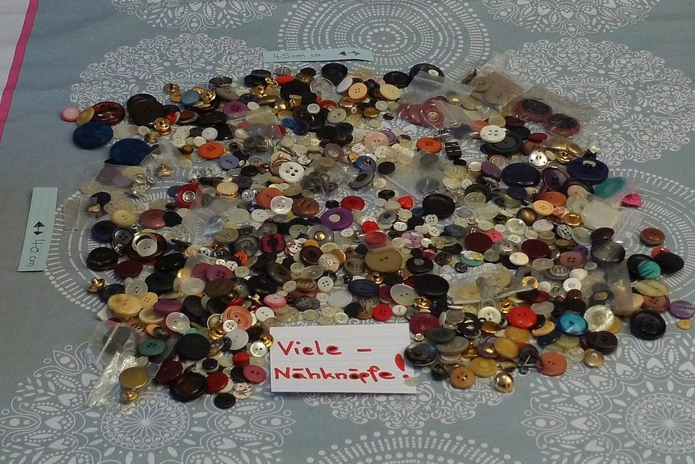 Viele-Knöpfe!!! (Gebraucht) in Bern für CHF 25 – mit Lieferung auf ...