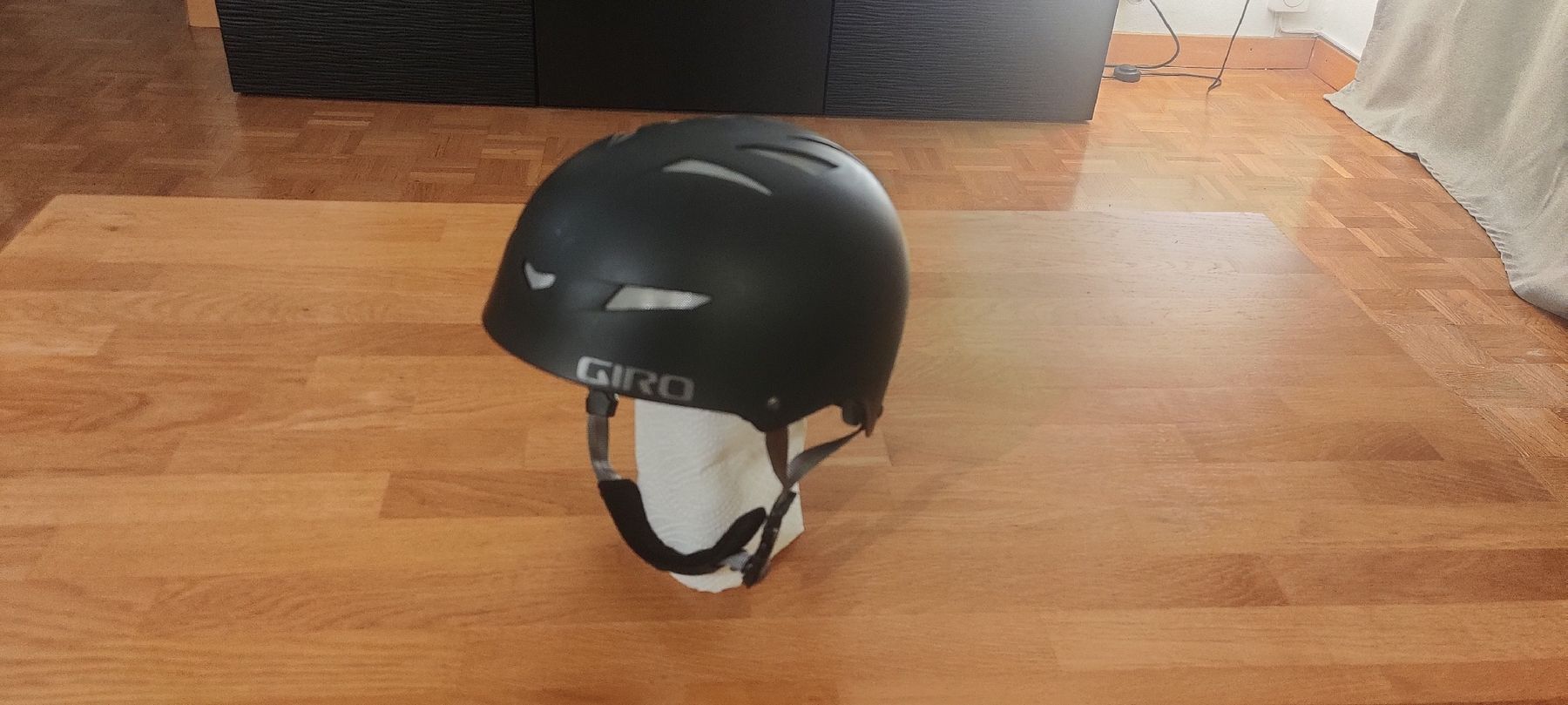 Giro Caschi: Casque de ski Giro avec lunettes de ski – Usato da Lausanne venduto da joltei
