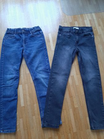 Lot de 5  pantalons neufs pour garçon  taille 134  