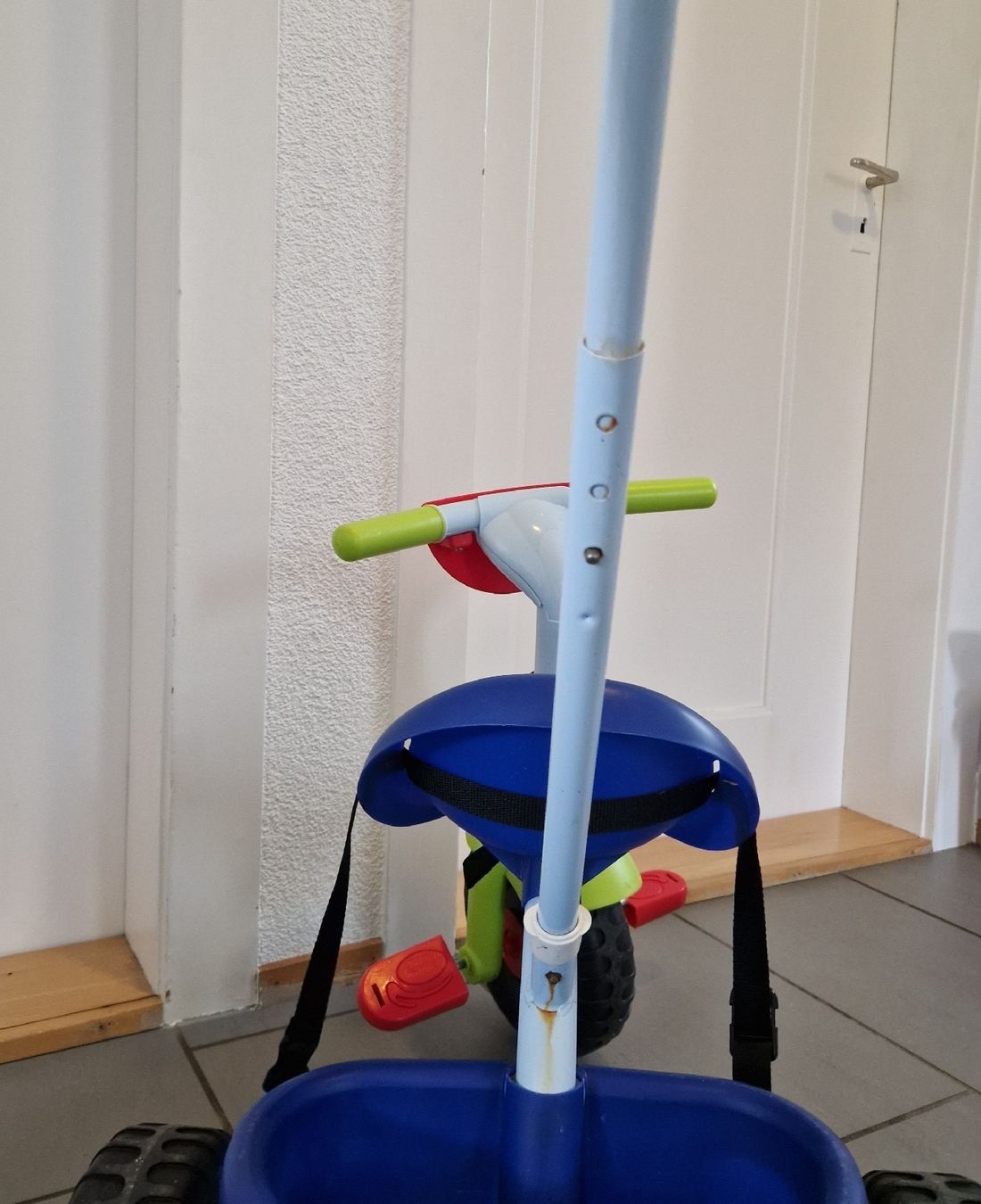 Veicoli per bambini: Kinder-Dreirad mit Schubstange – Usato da Schaffhausen venduto da fresh222 1