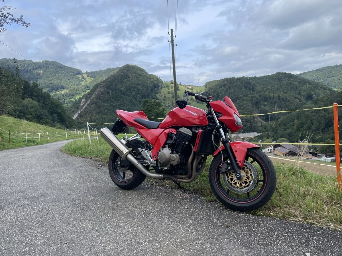 Kawasaki Strada: Kawasaki Z 750 Preis VB – Usato da Basel venduto da Jonas.Federer 7