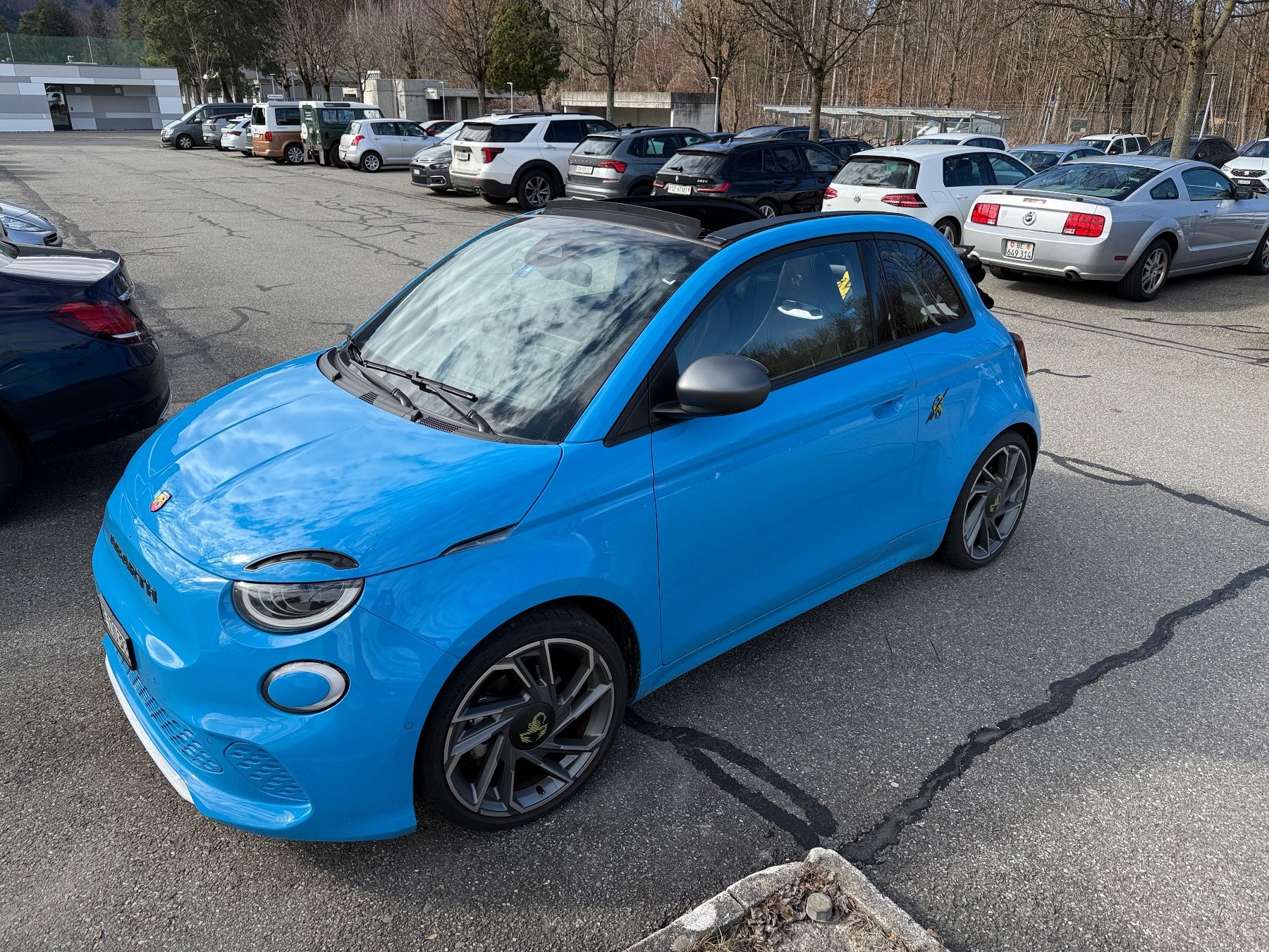 Fiat Automobili: Fiat Abarth Cabrio 500e Scorpionissima – Usato da Mattstetten venduto da Reuanezam 4