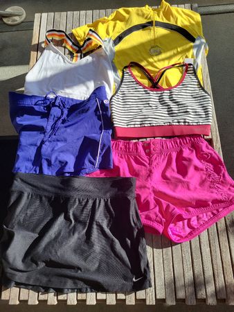 Sportbekleidung Set Damen Shirts Shorts Rock gebraucht,M