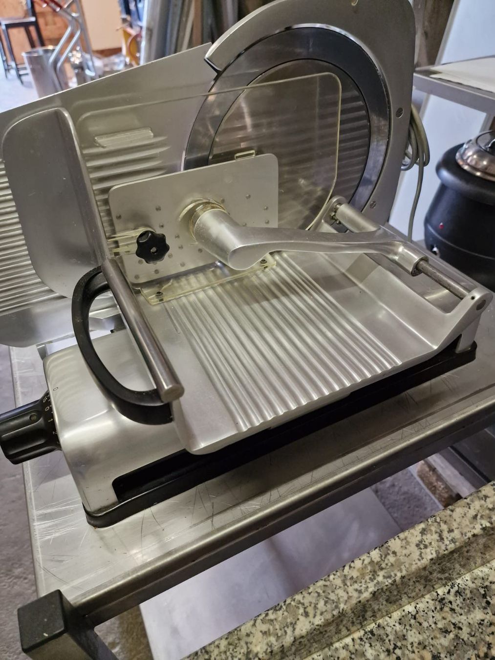 Elettrodomestici da cucina: Aufschnittmaschine – Usato da Wuppenau venduto da Gastro-Wuppenau 3