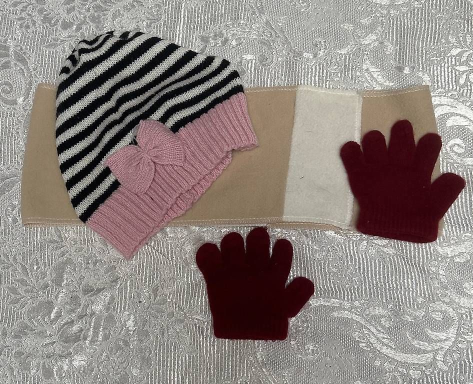 Foulard & Sciarpe: Set guanti, cuffia e sciarpa  – Usato da Balerna venduto da Mara.B. 1