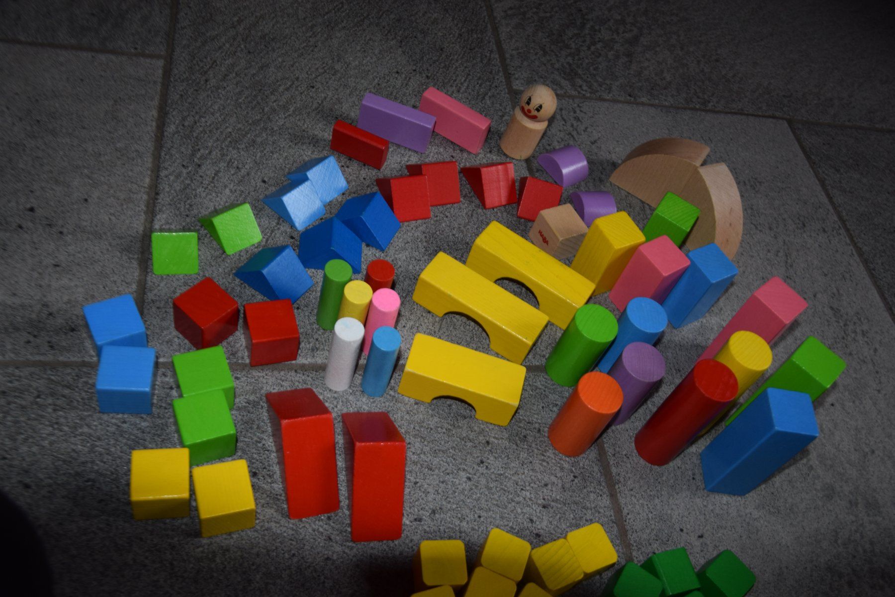 Spielzeuge: HEROS Holzbausteine 147 Stk. im Eimer 1+ – Gebraucht aus Mezzovico von finsteraar 3