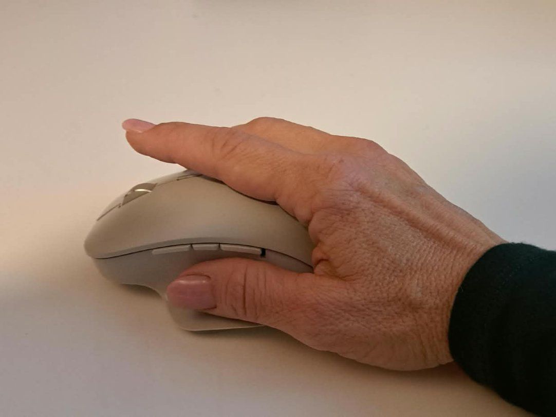 Microsoft Tastiere: Microsoft Surface Keyboard (1. Generation) inkl. Maus, Kabel – Usato da Herznach venduto da Waveriderin 2