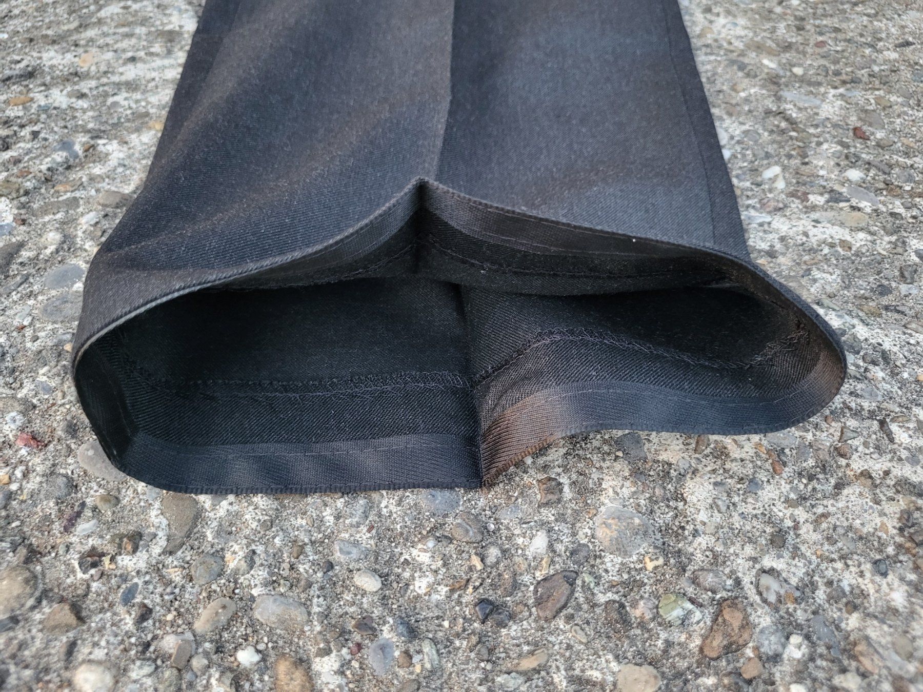 Pantaloni: Stoffhose mit Viskose – Usato da Dorf venduto da Mischa2010 2