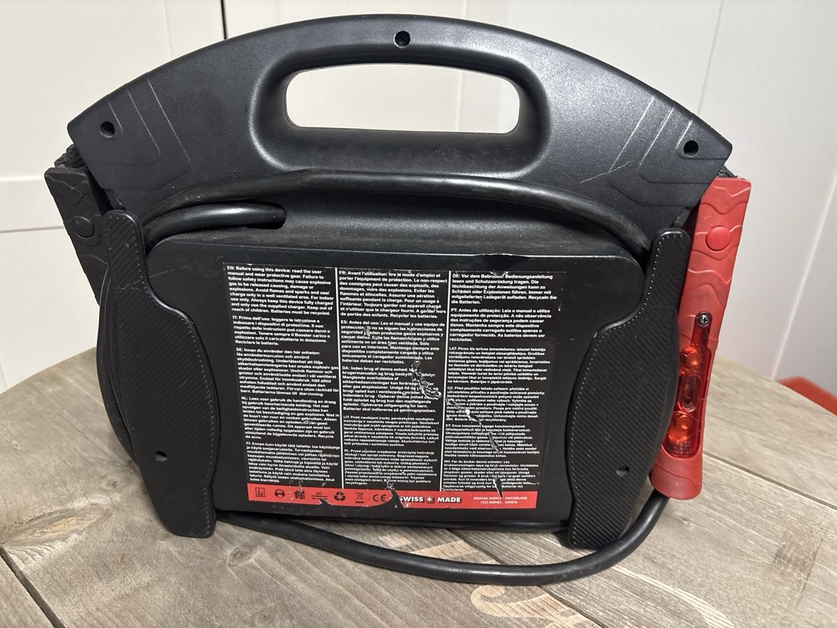 Caricabatterie: LEMANIAENERGY START BOOSTER 12V – Usato da Bonaduz venduto da Jomby 2