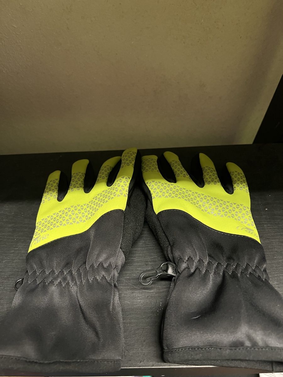 Decathlon Lotti di vestiti: B'Twin cycling set helmet jacket and gloves used – Nuovo (secondo la descrizione) da Basel venduto da luc_8ghp 6