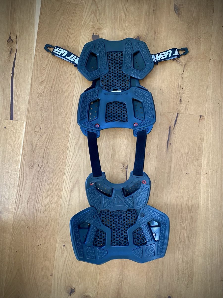 Leatt Protections: Leatt Body Protector 3.5 Brust- und Rückenpanzer – D'occasion à Gelterkinden par Poili 2