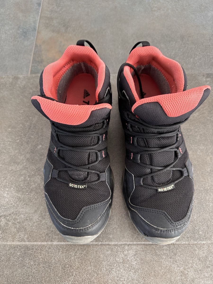 Adidas Scarpe da donna: Adidas Terrex Gore-Tex Wanderschuh – Usato da Seuzach venduto da s.bue