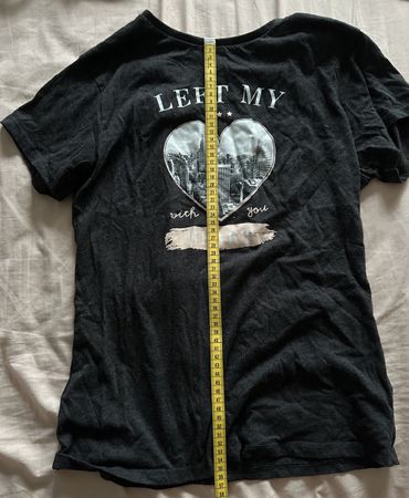 Schönes T-Shirt mit speziellem Aufdruck, Grösse M