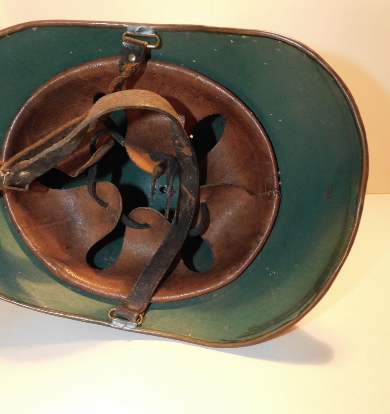 Vêtements & accessoires anciens: Feuerwehr Helm antiker Helm Uniform Helm – D'occasion à Sursee par 76 5