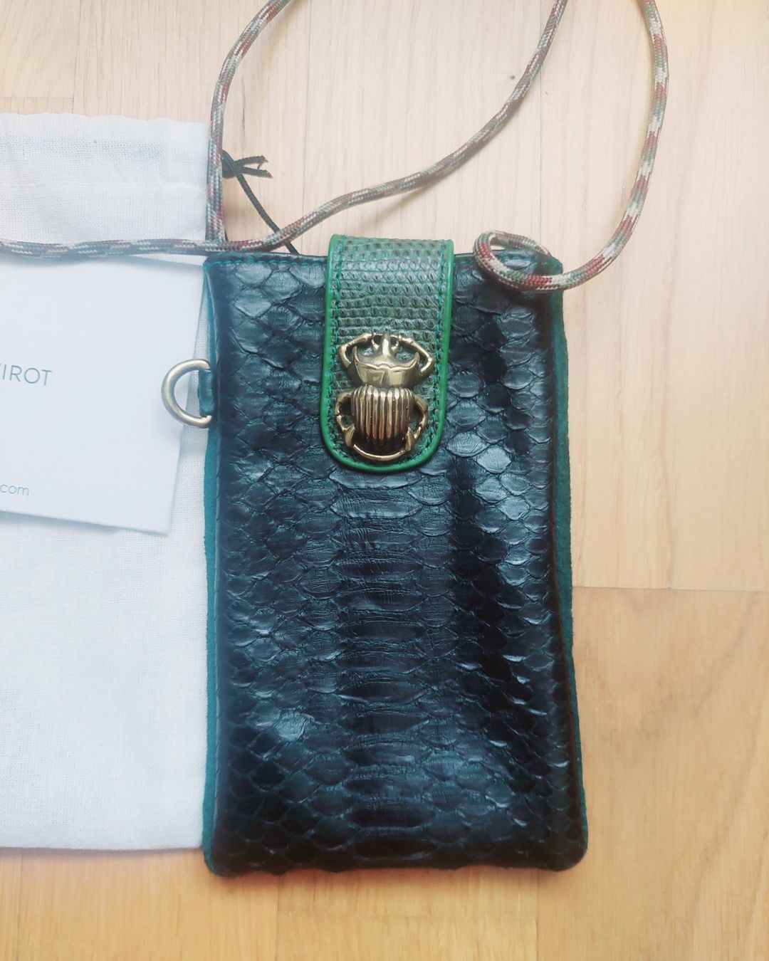 Borse da donna: Claris Virot Python, Pochette étui éléphone, bleu canard – Usato da Genève venduto da a_t_g5kq