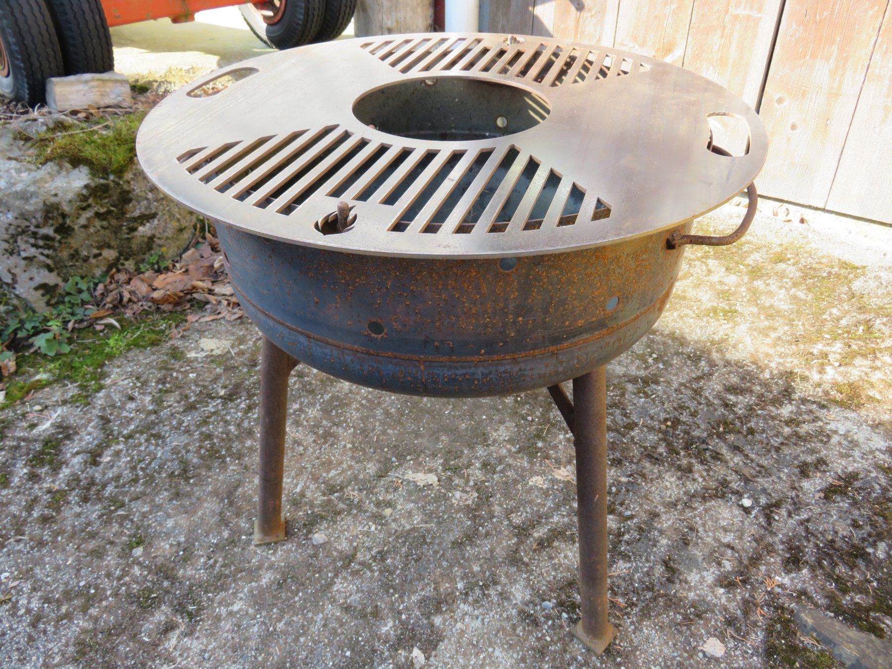 Bracieri: Feuerschale - mit Grillplatte – Usato da Hörhausen venduto da Kobi114830
