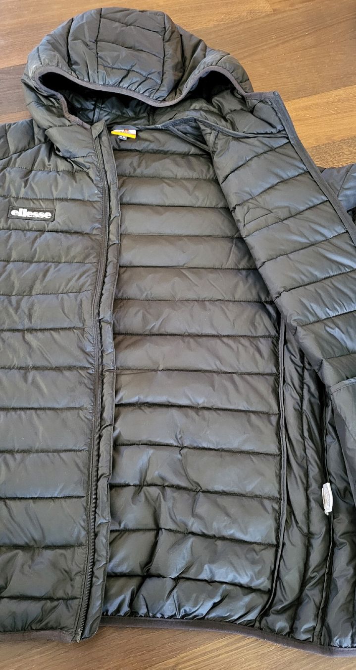 Ellesse Giacche: Ellesse Lombardy Steppjacke XL – Nuovo (secondo la descrizione) da Unterseen venduto da rej_lnk9 5
