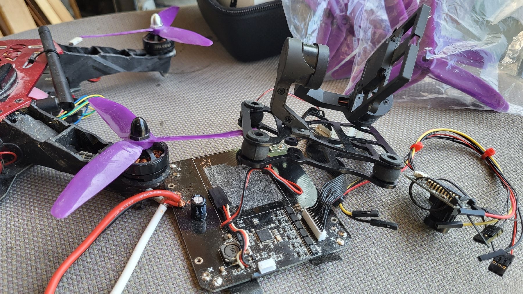 RC Modellbau: Drohnenbastelmaterial FPV Fat Shark – Defekt aus Seewis-Pardisla von Bis 7