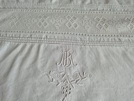 Wunderschöne antike Kissenbezug mit Monogramm "MB"