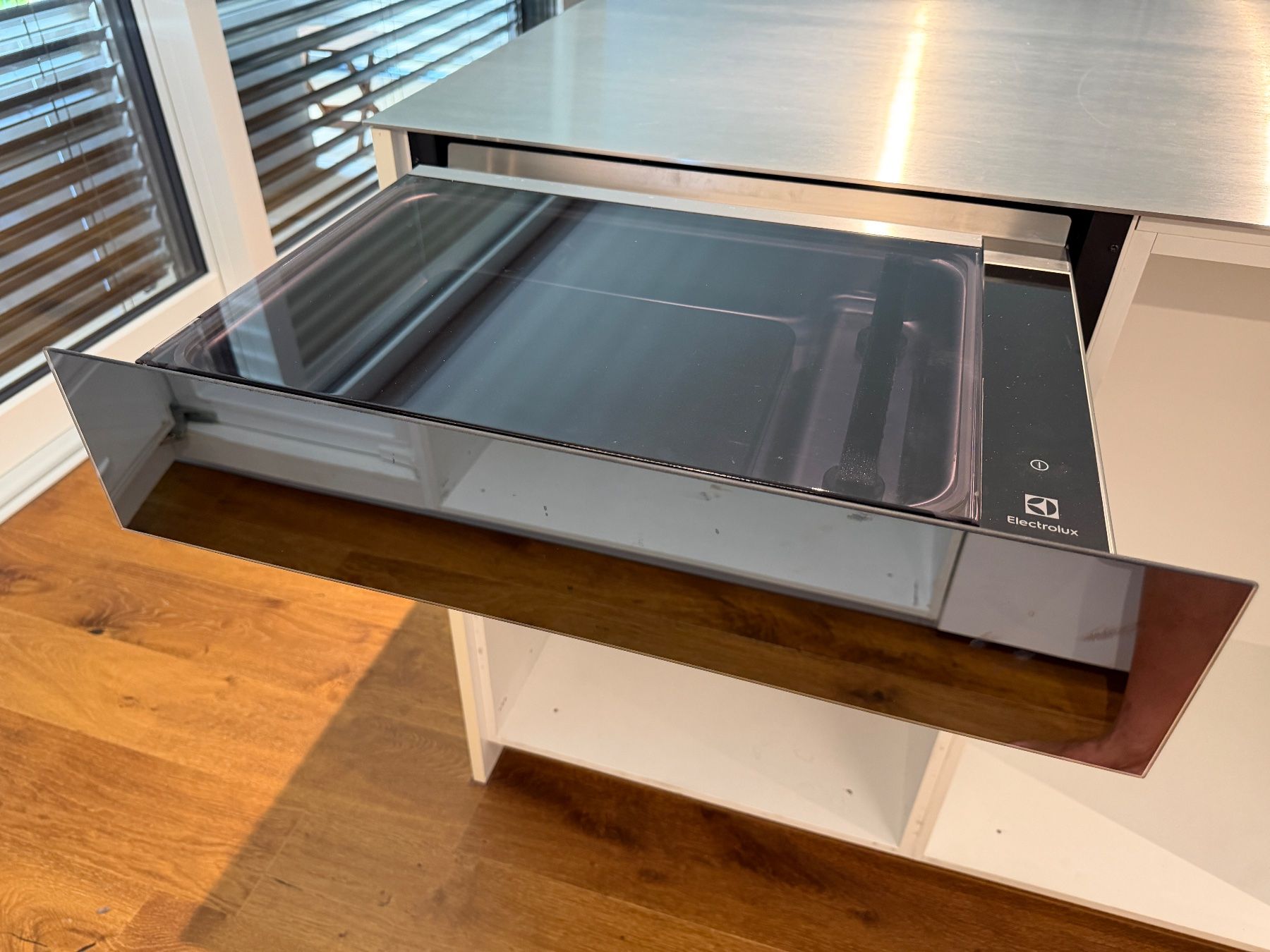 Electrolux Küchengeräte: Vakuumierschublade Electrolux – Gebraucht aus Nussbaumen AG von Bigoak