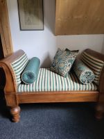 Chaiselongue mit gestreifter Polsterung