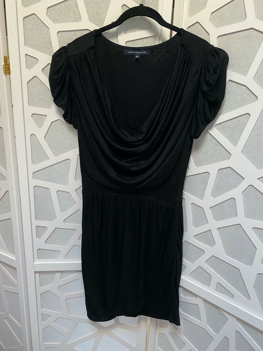 French Connection Vestiti: Belle robe noire 'FRENCH CONNECTION'. S – Nuovo (secondo la descrizione) da Grund b. Gstaad venduto da PlageNeige