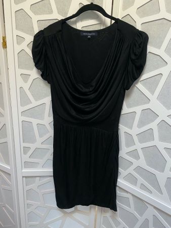 Belle robe noire 'FRENCH CONNECTION'. S