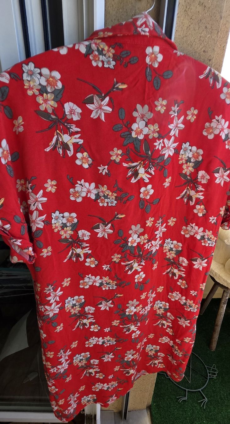 Vero Moda Camicette: Chemise rouge à fleurs Vero moda taille S – Usato da Yverdon-les-Bains venduto da van_dq65 4