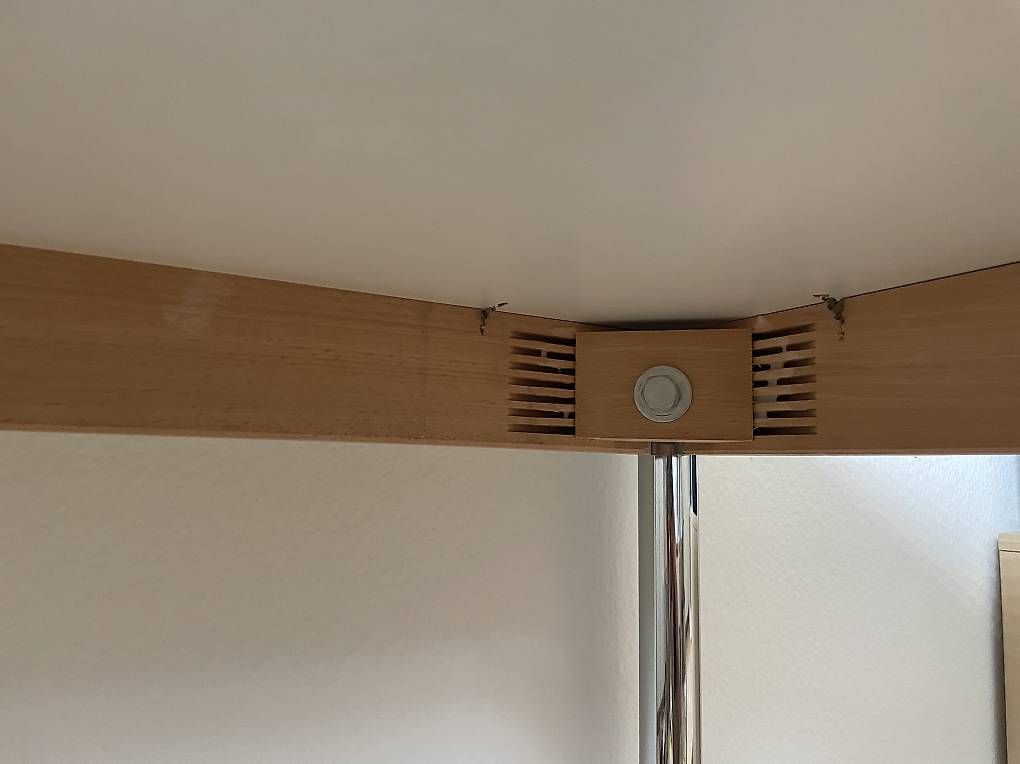 Bureaux: Weisses Pult mit Holzplatte – D'occasion à Lyss par mal_t2fr 3