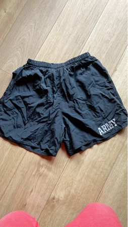 Schwarze USA Army Shorts, leicht und ideal für den Sommer!