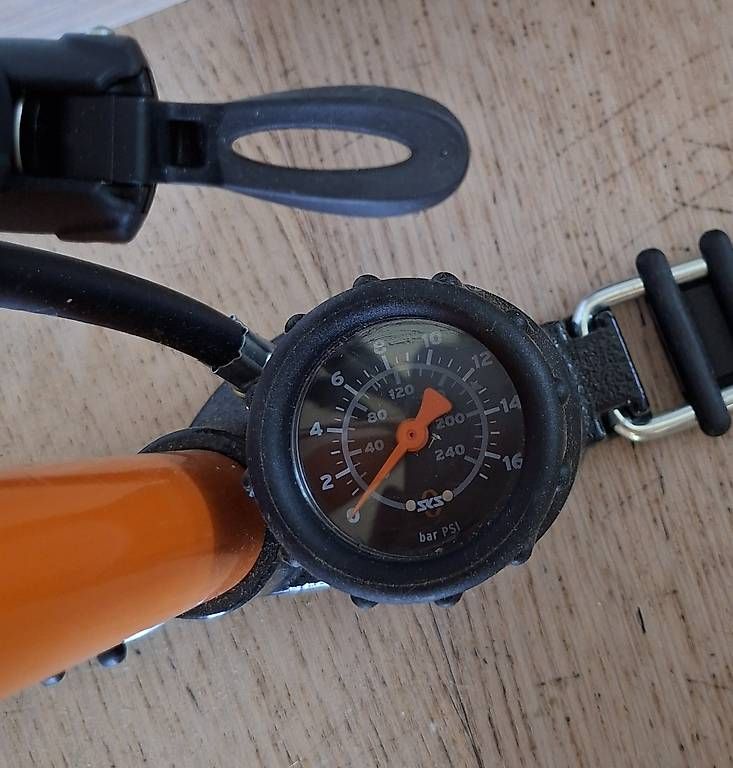 Pompes: Velopumpe Rennkompressor SKS – D'occasion à Uetendorf par Ladouce 1