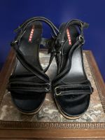 Sandales haut de forme Prada taille 36.