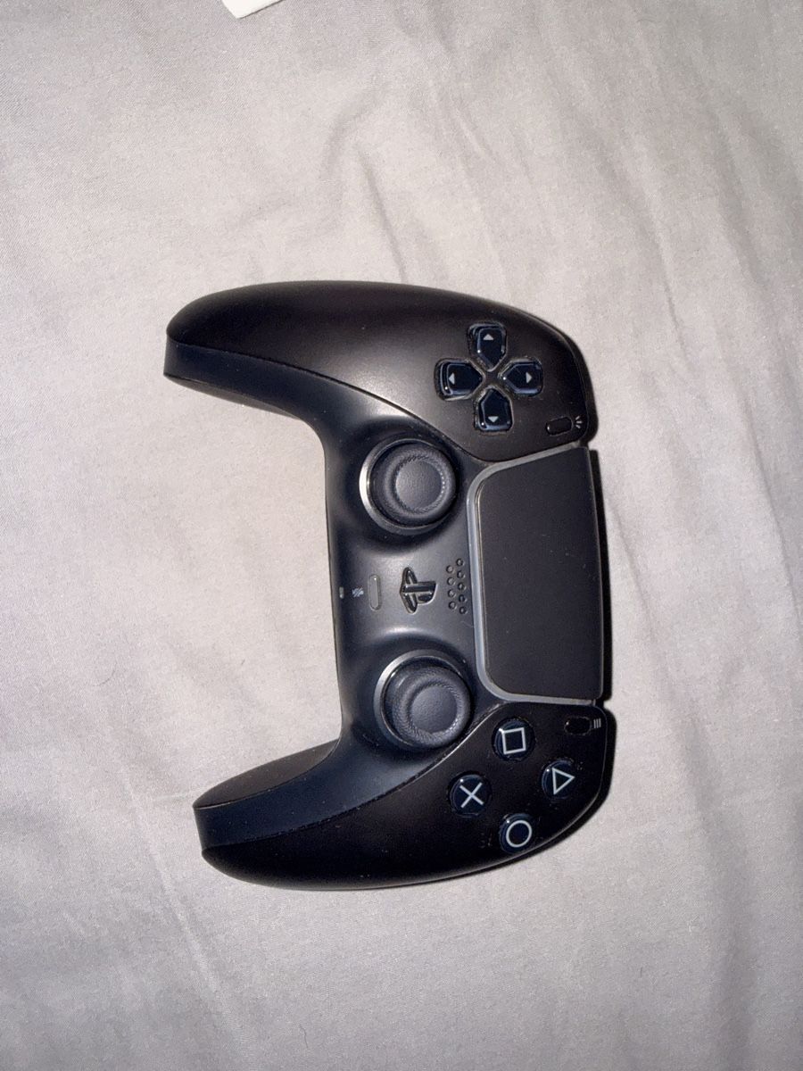 Sony Controller: PS5 Controller DualSense schwarz guter Zustand – Usato da Köniz venduto da kaz_s2nn