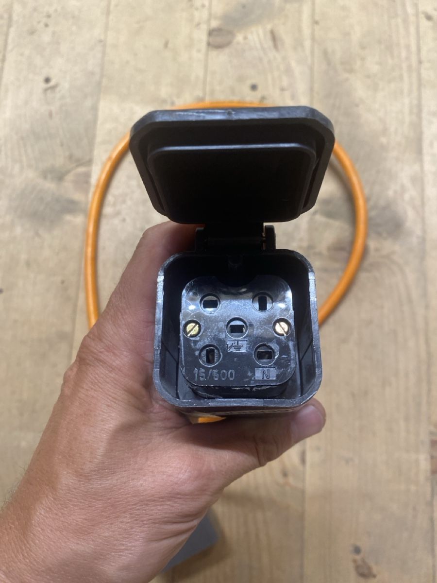 Fiches d'alim.: Stecker J25 – D'occasion à Oberiberg par Tquattro 2