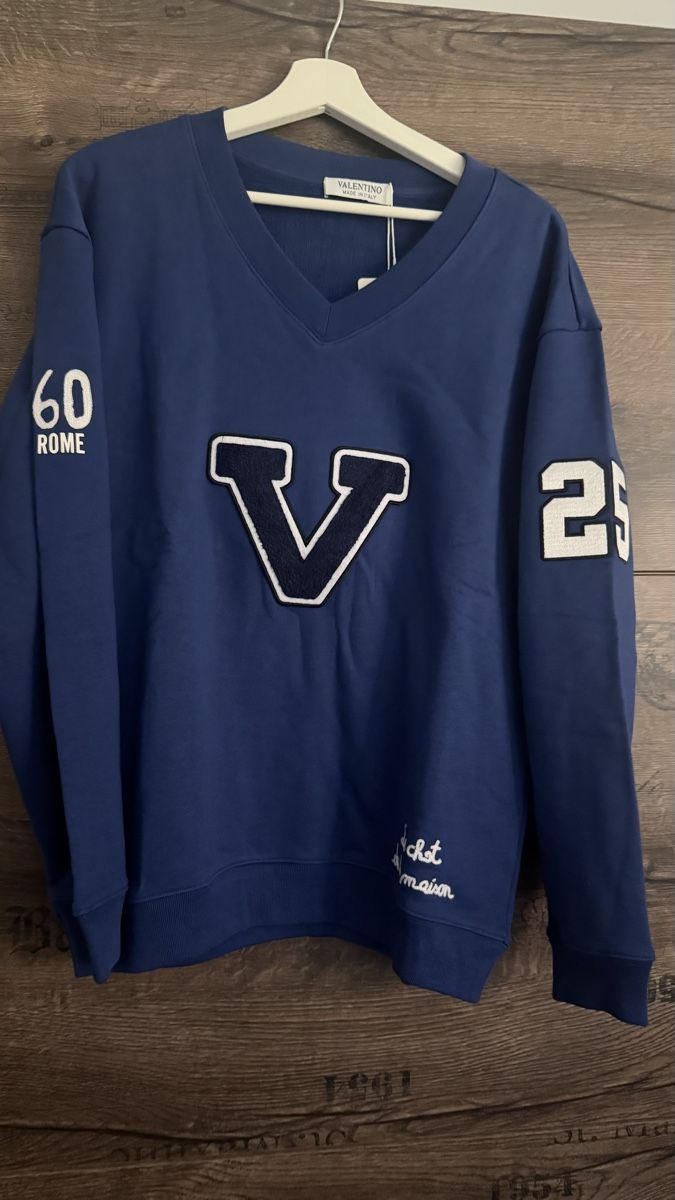 Valentino T-shirt: VALENTINO Besticktes Sweatshirt Gr. M – Nuovo (secondo la descrizione) da Luzern venduto da TENDIMO