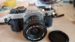 Canon AE-1 Spiegelreflexkamera mit CANON LENS FD 28mm 1:2.8