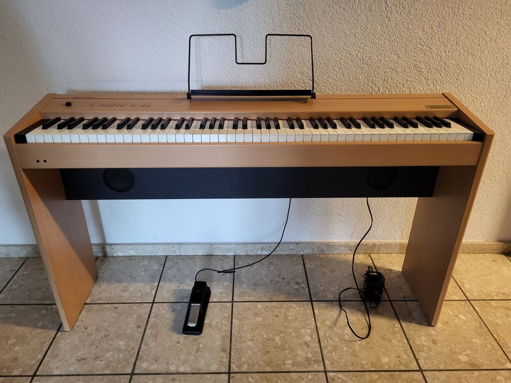 Roland F90 Digital Piano mit Pedal Kaufen auf Ricardo