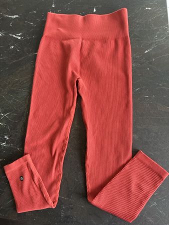 Bodykiss Leggings gerippt rot Grösse S/M, wie neu!